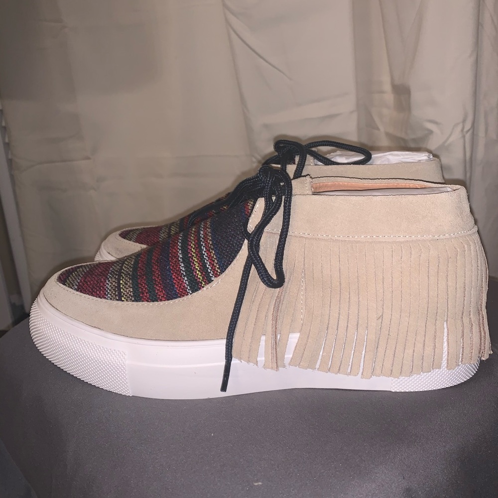 Woman’s Boho style fringe shoe